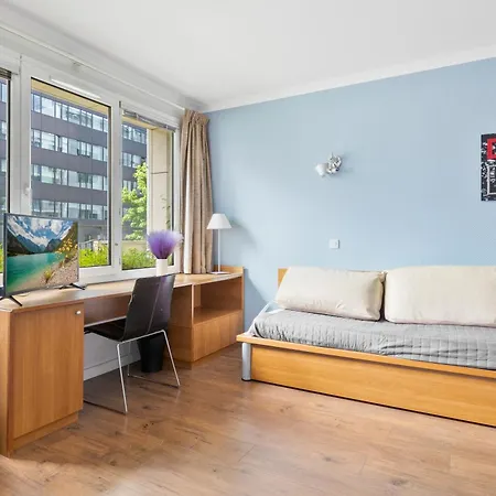 Grand Avec Balcon - Proche Parc Des Expo - Parking Privee Issy-les-Moulineaux