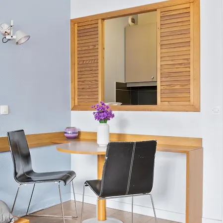 Grand Avec Balcon - Proche Parc Des Expo - Parking Privee Apartment *